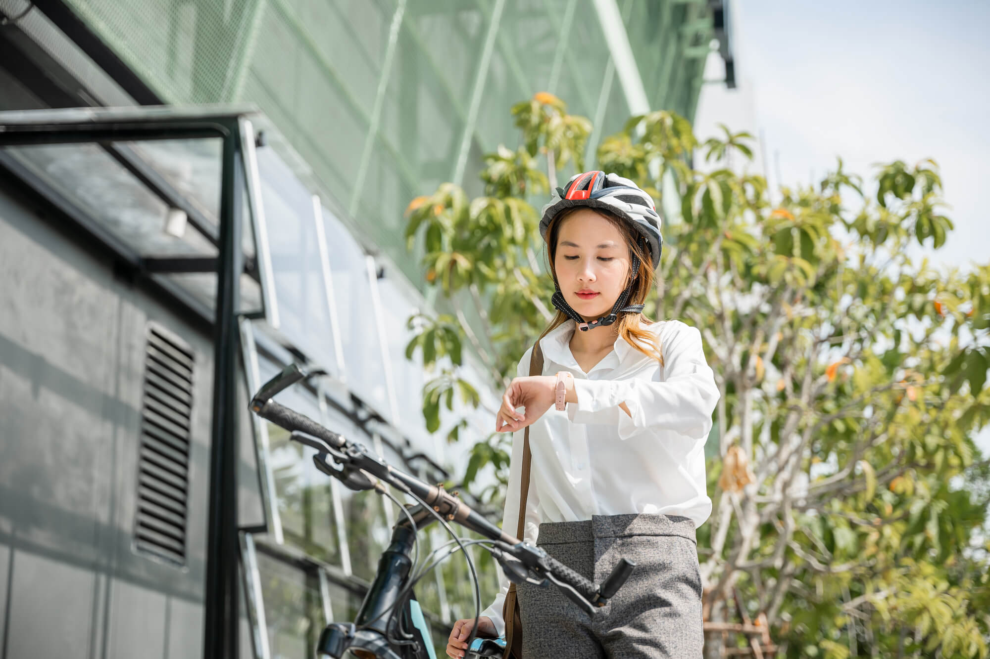 2023年4月1日から努力義務化】自転車利用者のヘルメット、着用する予定の人の割合を調査してみた | ロバ耳